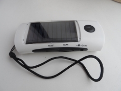 Фонарик, зарядное устройство, радио.